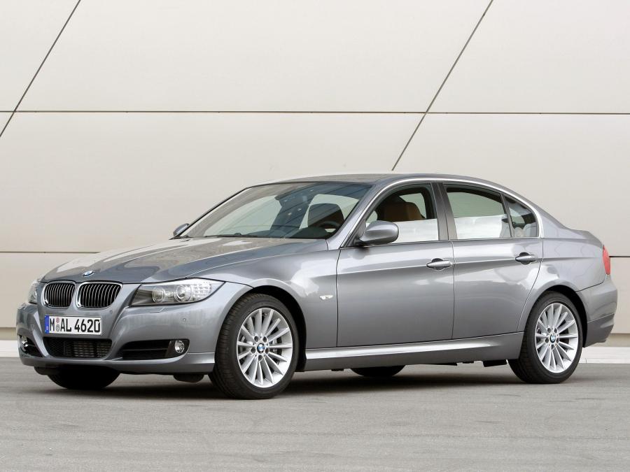  BMW 330d Sedan 2008 года  (фото 13 из 16)